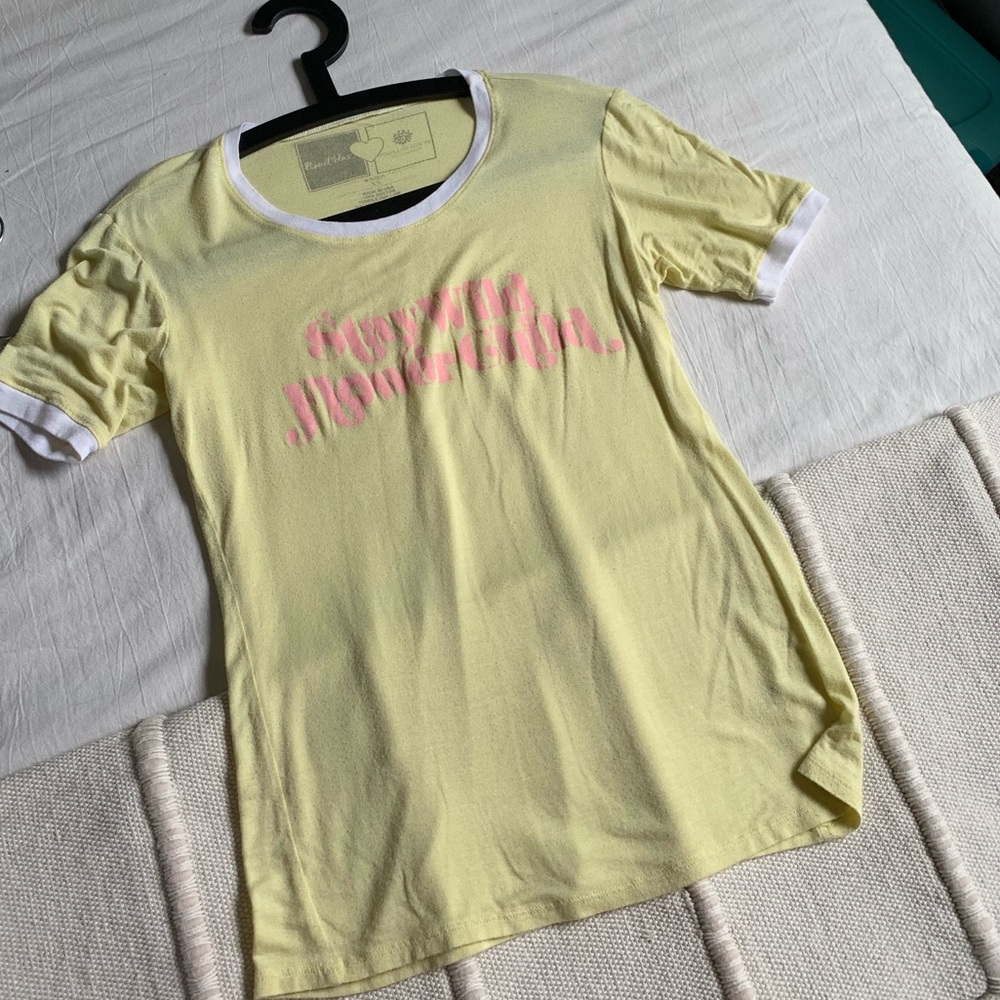 Planet Blue graphic tee new with tags